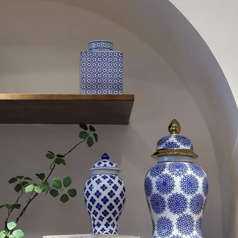 Blue and White Porcelain Flower Vase( Square Style)