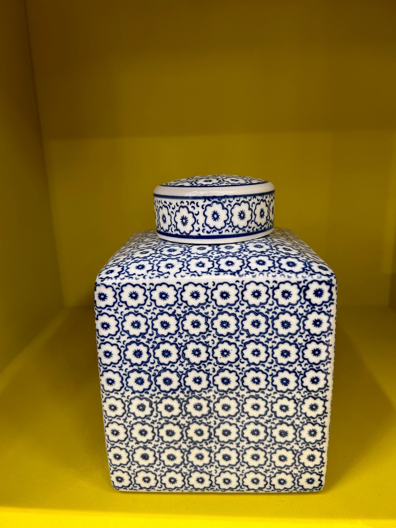 Blue and White Porcelain Flower Vase（ Square Style）