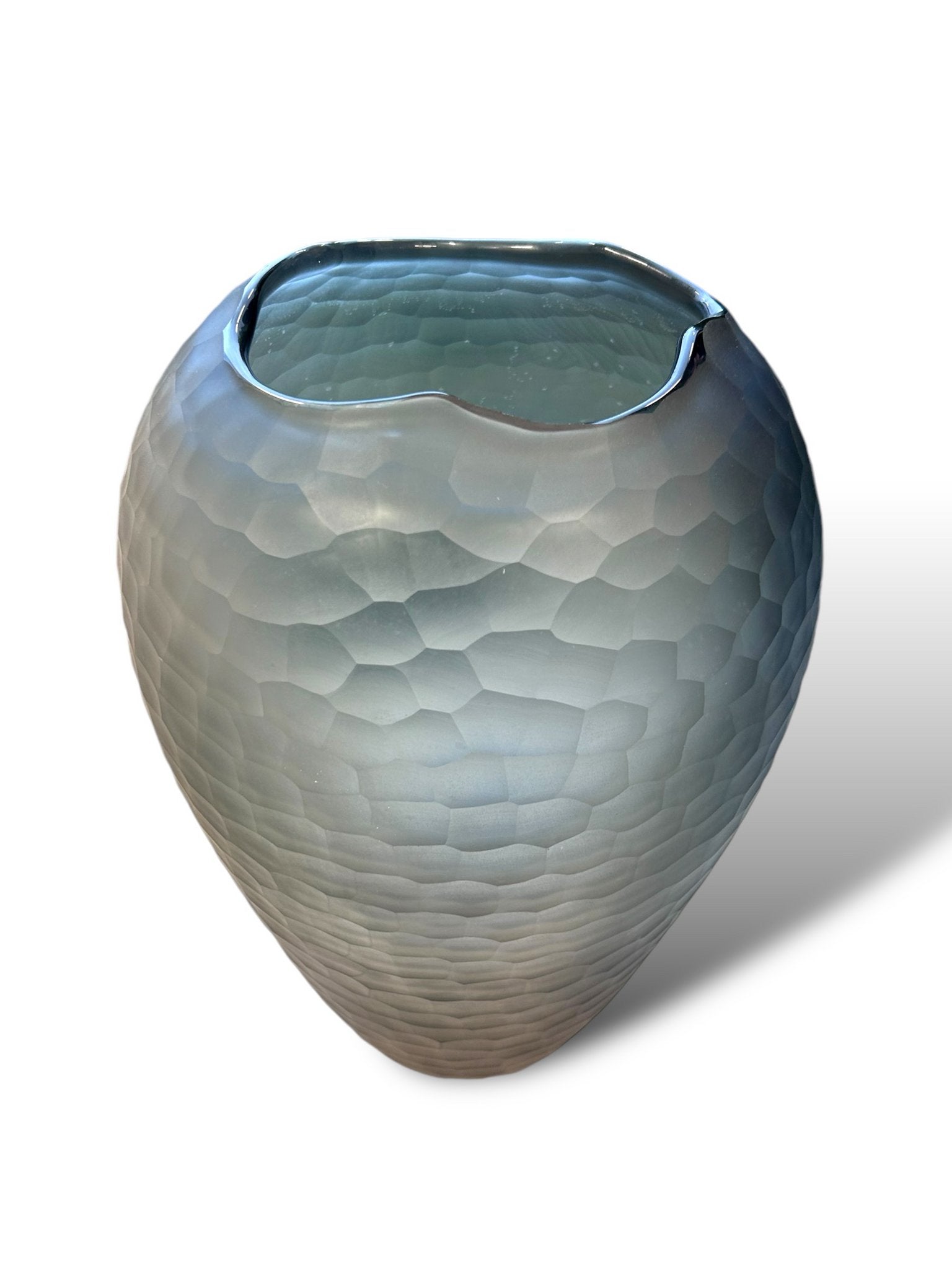 Large Smoked Gray  Vase（fish scale）